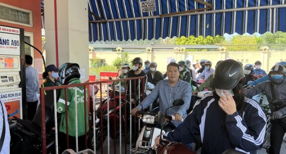 Bộ Công Thương tiếp tục khẳng định không thiếu xăng dầu