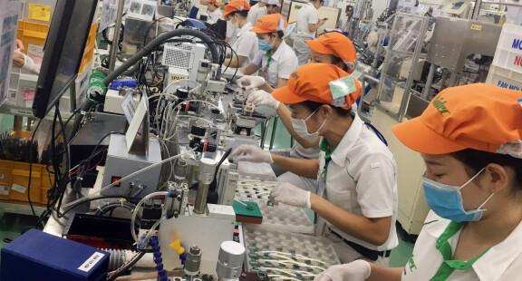 Đề xuất bổ sung quy định về chế độ ưu tiên trong tuyển dụng, trả lương đối với người lao động