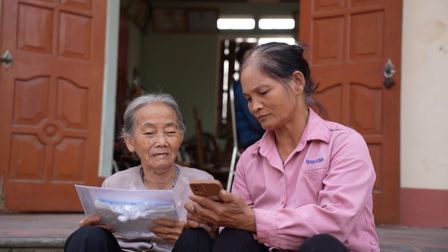 Cac-ho-ngheo-can-ngheo-duoc-tao-tai-khoan-an-sinh-xa-hoi-de-duoc-ho-tro-nhanh-chong-thuan-loi-nhat-1536x864