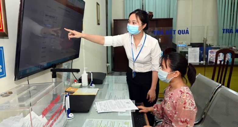 Hà Nội tạm dừng trả kết quả thủ tục hành chính trực tiếp trong thời gian giãn cách