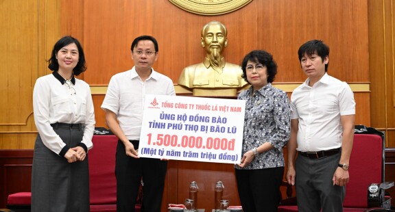 Vinataba trao kinh phí ủng hộ đồng bào vùng bão lũ