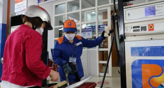 Giá xăng, dầu đồng loạt giảm mạnh